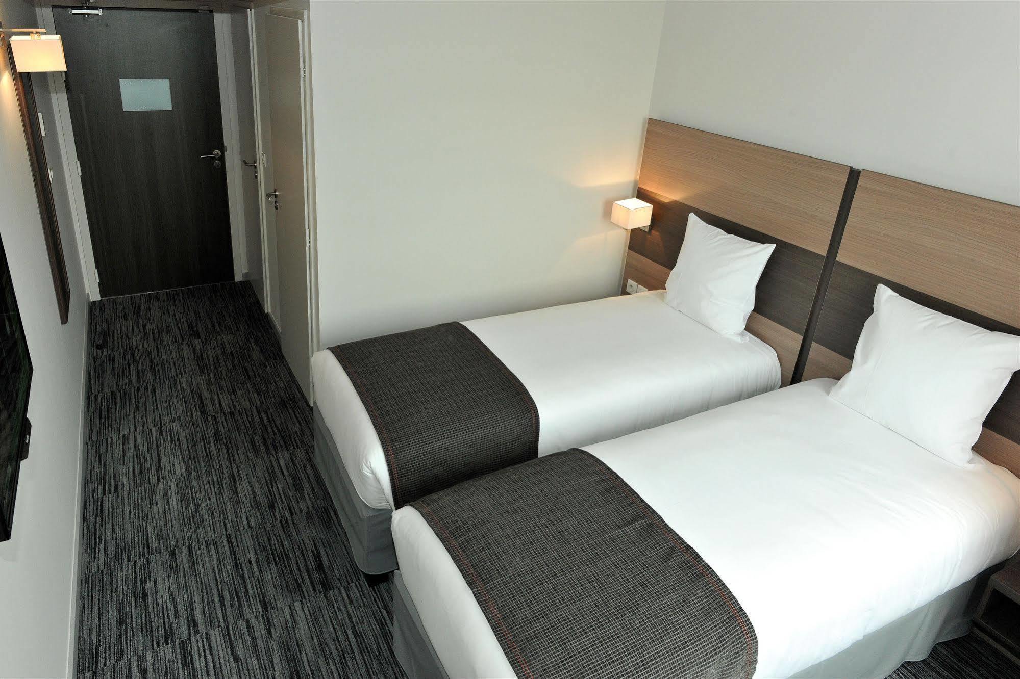 Dios Hotel Bruguieres Bagian luar foto